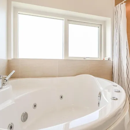 Сasa de vacaciones Cozy In Haderslev With Wifi